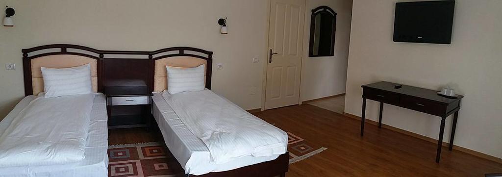 Pensiunea Boema Piatra Neamţ Екстериор снимка